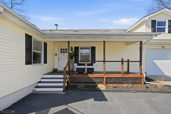 12 Canfield St, Hopatcong Boro, NJ 07874