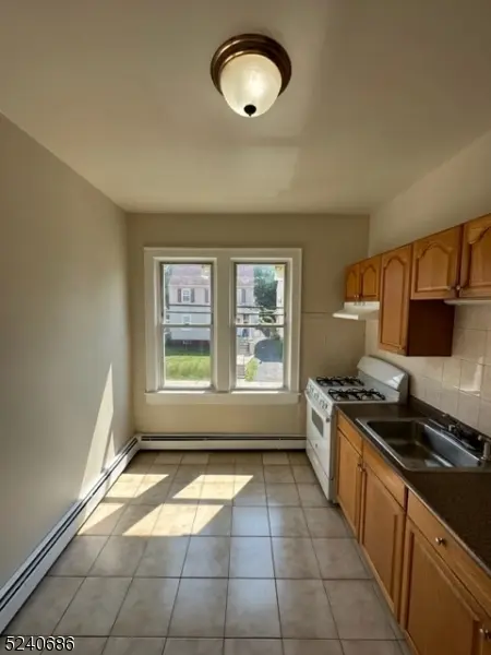 326 Field Pl #2L, Hillside Twp., NJ 07205