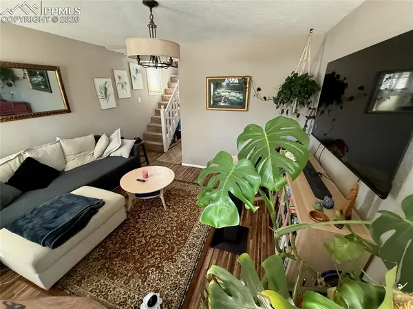 220 Willow ST, Colorado Springs, CO 80903