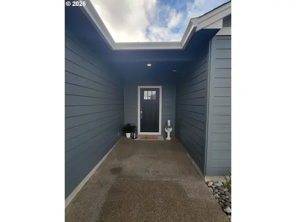 912 MEDINA AVE, Sutherlin, OR 97479