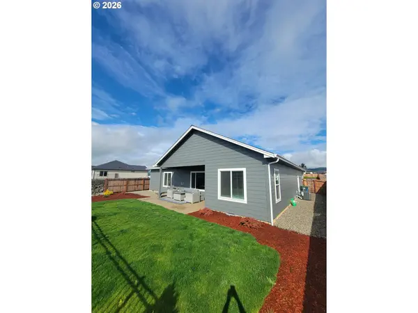 912 MEDINA AVE, Sutherlin, OR 97479
