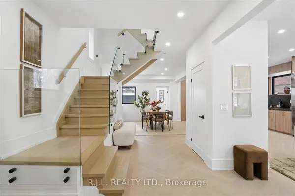 111 Roxborough DR, Toronto C09, ON M4W 1X5