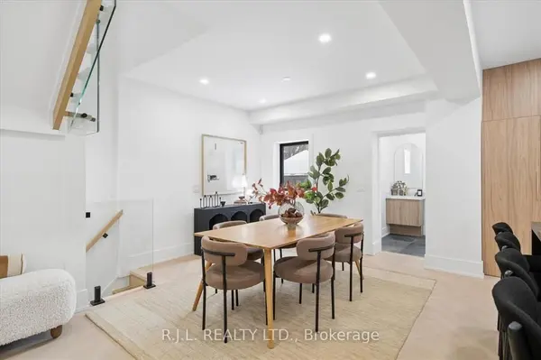 111 Roxborough DR, Toronto C09, ON M4W 1X5