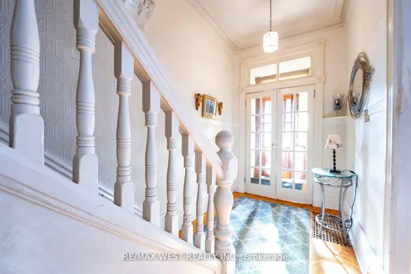 217 Gladstone AVE, Toronto C01, ON M6J 3L5