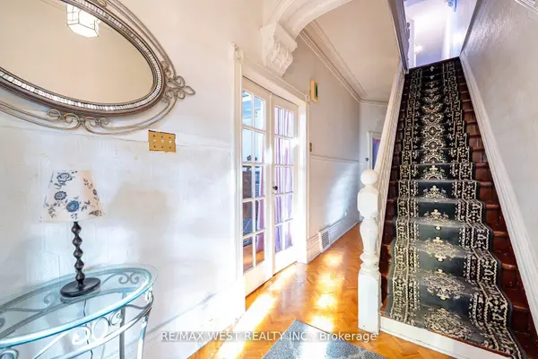 217 Gladstone AVE, Toronto C01, ON M6J 3L5