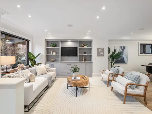 163 Arlington AVE, Toronto C03, ON M6C 2Z3