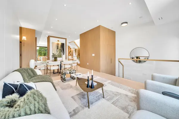 315 Arlington AVE, Toronto C03, ON M6C 2Z8