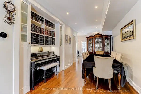 7 Stadacona DR, Toronto C04, ON M6A 1Y5