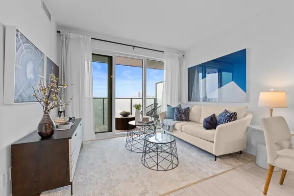 99 Foxbar RD #2104, Toronto C02, ON M4V 0B2