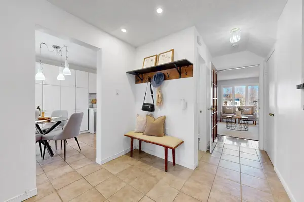 1138 Tanzer CT, Pickering, ON L1W 3S4