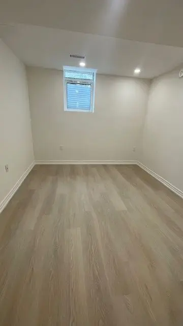 103 Sandringham DR #Bsmt, Clarington, ON L1E 1Y4