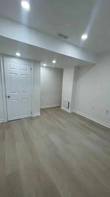 103 Sandringham DR #Bsmt, Clarington, ON L1E 1Y4