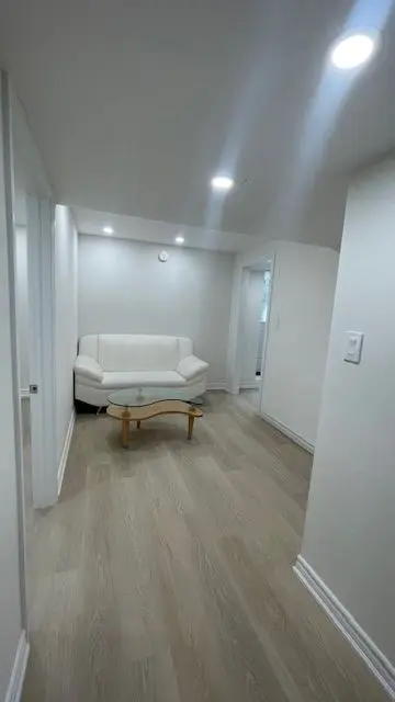 103 Sandringham DR #Bsmt, Clarington, ON L1E 1Y4