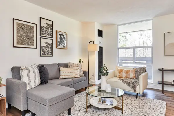 60 Inverlochy BLVD #309, Markham, ON L3T 4T7