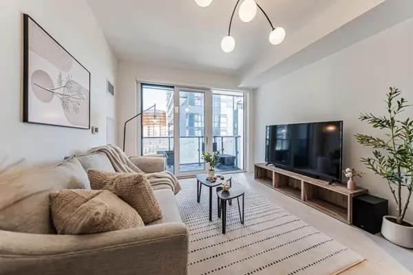 105 Oneida CRES #604, Richmond Hill, ON L4B 0H6