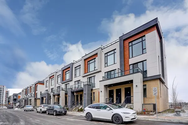 9 Steckley LN #501, Richmond Hill, ON L4S 0N1