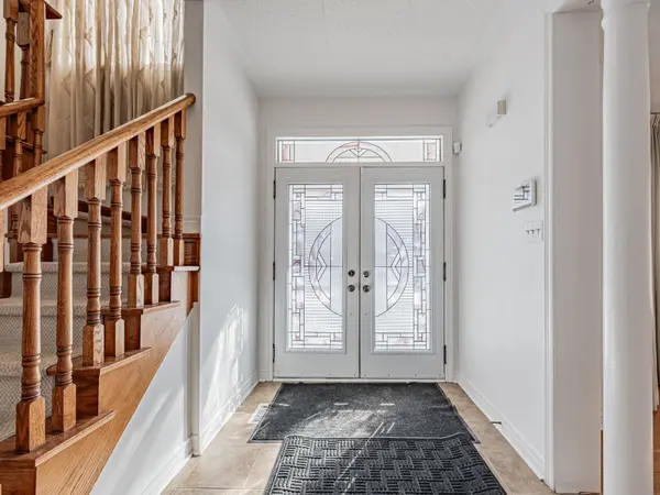 2 John Davis Gate, Whitchurch-stouffville, ON L4A 0B6