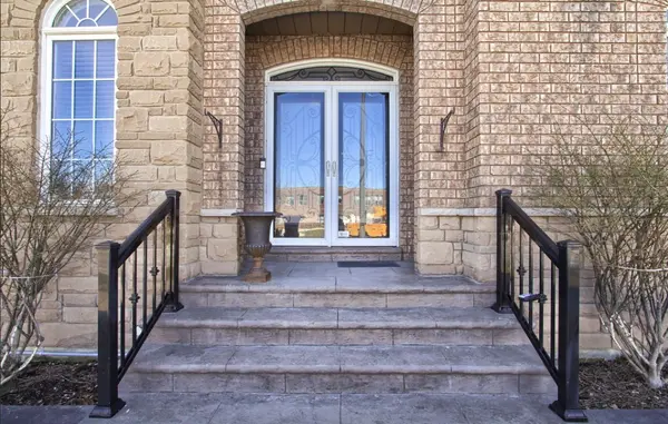 2 Sgotto BLVD, Vaughan, ON L4H 1X1