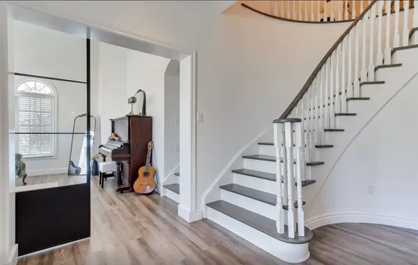 2 Sgotto BLVD, Vaughan, ON L4H 1X1