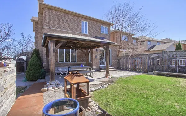 2 Sgotto BLVD, Vaughan, ON L4H 1X1