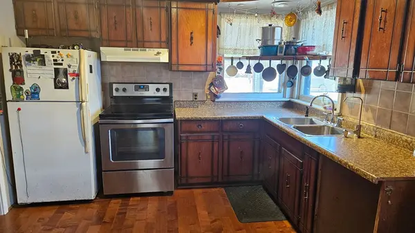 8 STURGEON BAY RD, Severn, ON L0K 1E0