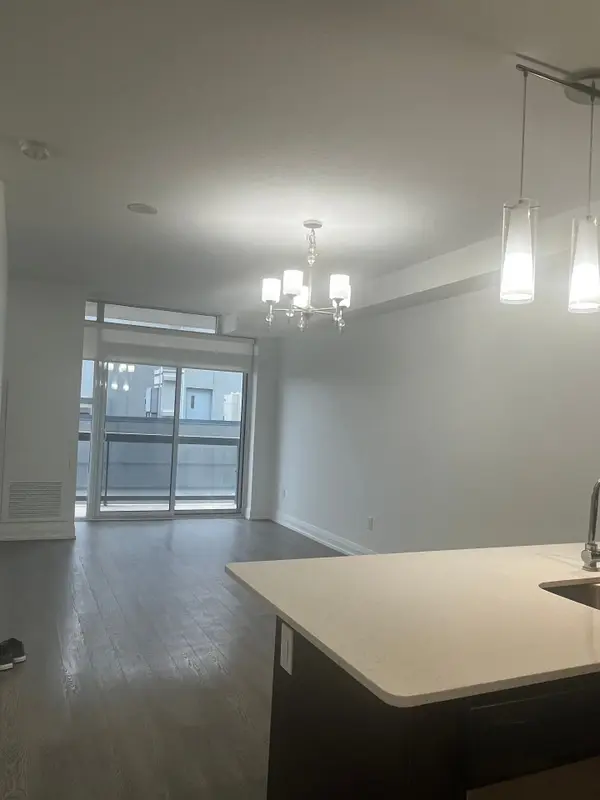 15 Maple AVE #1107, Barrie, ON L4N 1R7