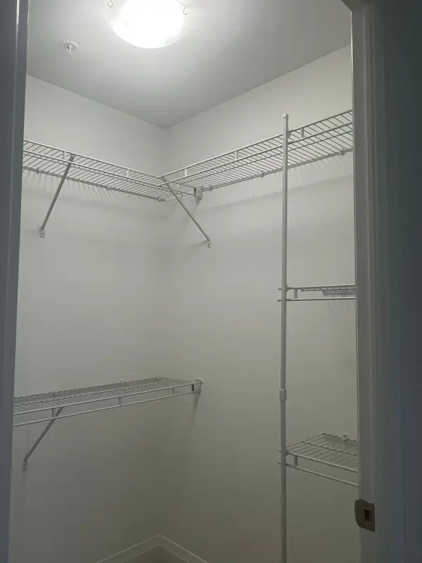 15 Maple AVE #1107, Barrie, ON L4N 1R7