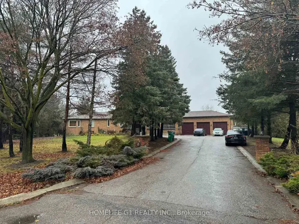 8 Rosegarden DR, Brampton, ON L6P 0E6