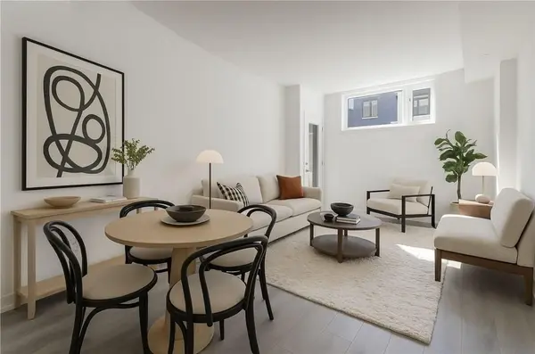 1135 Cooke BLVD #105, Burlington, ON L7T 0C3