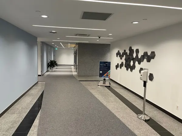 5995 Avebury RD #803, Mississauga, ON L5R 3P9