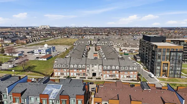 2420 Baronwood DR #40-02, Oakville, ON L6M 0X6