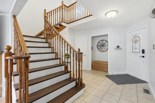 5189 Blue Spruce AVE, Burlington, ON L7L 6J5