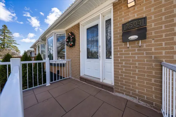 2504 Glamworth CRES, Mississauga, ON L5K 1G3