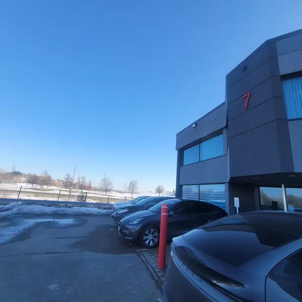 2600 Skymark AVE #7-104, Mississauga, ON L4W 5B2