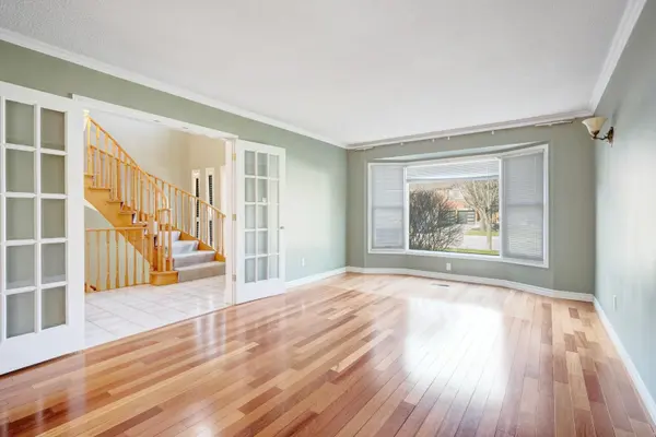 1612 Pilgrims WAY, Oakville, ON L6M 2H1