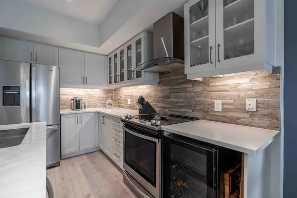 16 Markle CRES #504, Hamilton, ON L9G 0H4