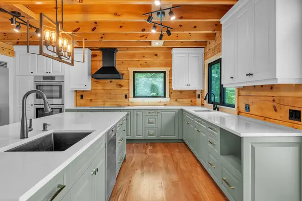 1120B Warrington RD, Frontenac, ON K0H 2P0