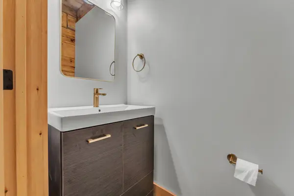 1120B Warrington RD, Frontenac, ON K0H 2P0