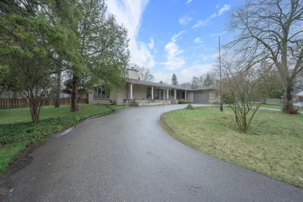 396 Averill Gate, London South, ON N6C 4E2