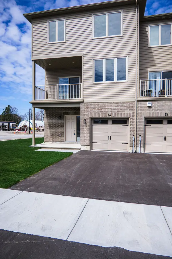 13 Markland AVE, Prince Edward County, ON K0K 2T0