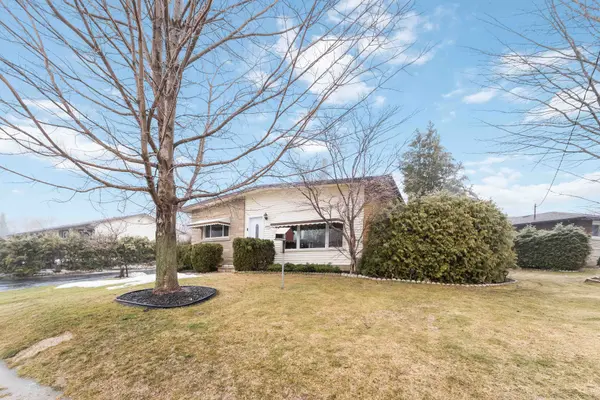 4542 Nancy DR, Niagara Falls, ON L2E 5L3