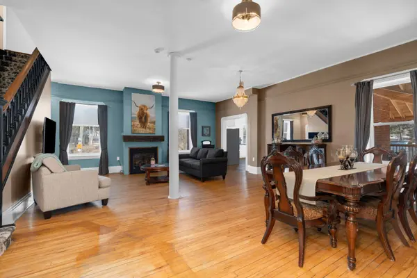 1002 Cowbell LN, Gravenhurst, ON P0E 1N0