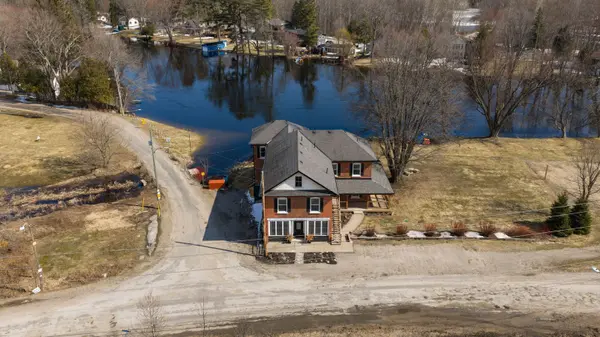 1002 Cowbell LN, Gravenhurst, ON P0E 1N0