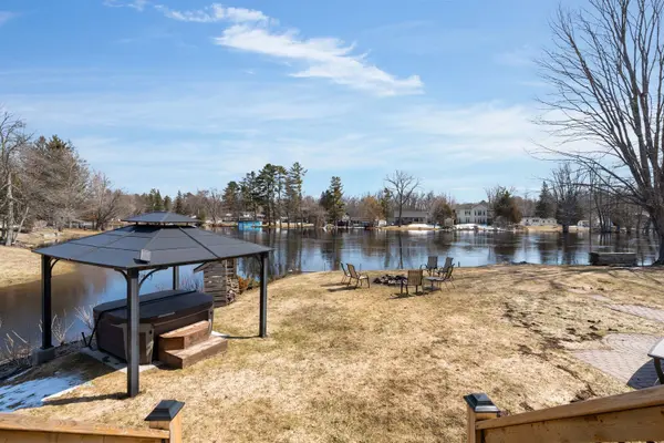 1002 Cowbell LN, Gravenhurst, ON P0E 1N0