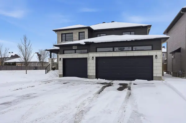 301 Moonlight DR, Russell, ON K4R 0L1