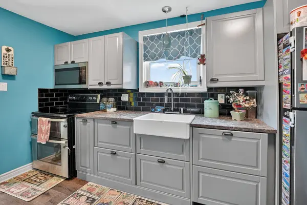 5401 Menzie ST, Niagara Falls, ON L2E 2V7