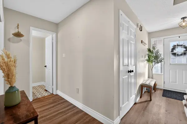 14 Huntingwood AVE #2, Hamilton, ON L9H 6X3