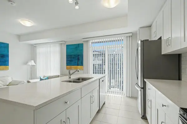 53 Lomond LN, Kitchener, ON N2R 0T6