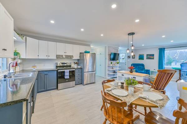 1095 Slab ST, Centre Hastings, ON K0K 2K0