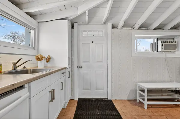 239 Pleasant Beach RD, Port Colborne, ON L0S 1R0